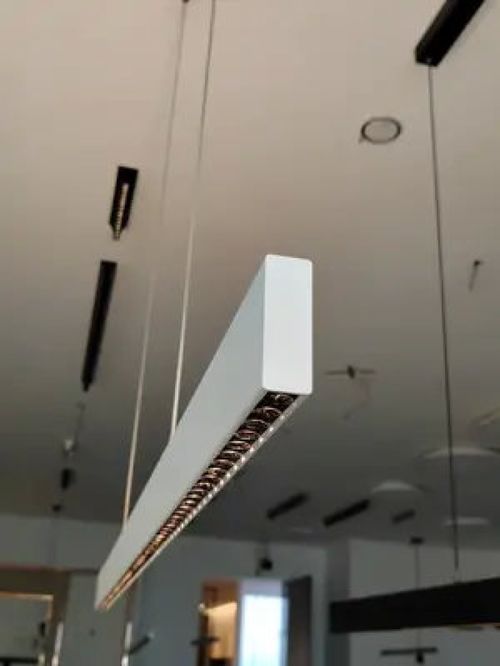 天花沒有射燈的情況下適合運(yùn)用上下發(fā)光的產(chǎn)品 無主燈設(shè)計(jì) 燈飾照明 源頭實(shí)力廠家 燈具搭配